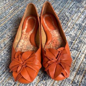 Born Peony Leather Ballet Flats 7.5 Orange